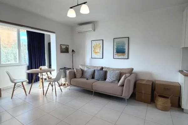 Shtepi ne shitje Apartament ne Tirane, 1+1, Mobilimi E mobiluar, Pagesa 120,000  Euro.