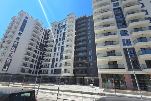 Shtepi ne shitje Apartament ne Tirane, 2+1, Mobilimi Bosh, pa mobiluar, Pagesa 155,720  Euro.