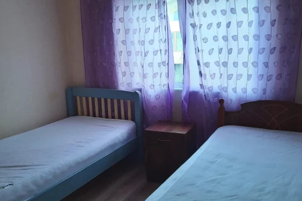 Shtepi ne shitje Apartament ne Tirane, 2+1, Mobilimi E mobiluar, Pagesa 98,000  Euro.
