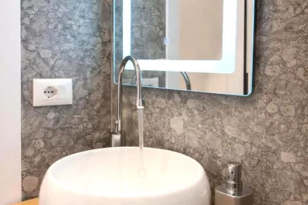 Shtepi ne shitje Apartament ne Tirane, 1+1, Mobilimi E mobiluar, Pagesa 95,000  Euro.