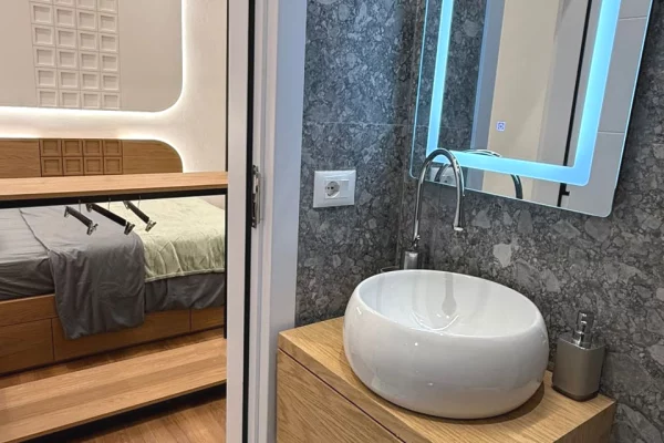 Shtepi ne shitje Apartament ne Tirane, 1+1, Mobilimi E mobiluar, Pagesa 95,000  Euro.