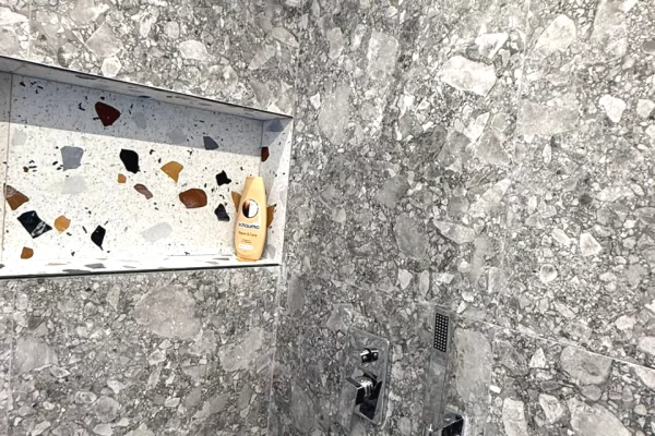 Shtepi ne shitje Apartament ne Tirane, 1+1, Mobilimi E mobiluar, Pagesa 95,000  Euro.