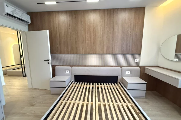 Shtepi ne shitje Apartament ne Tirane, 2+1, Mobilimi E mobiluar, Pagesa 238,000  Euro.