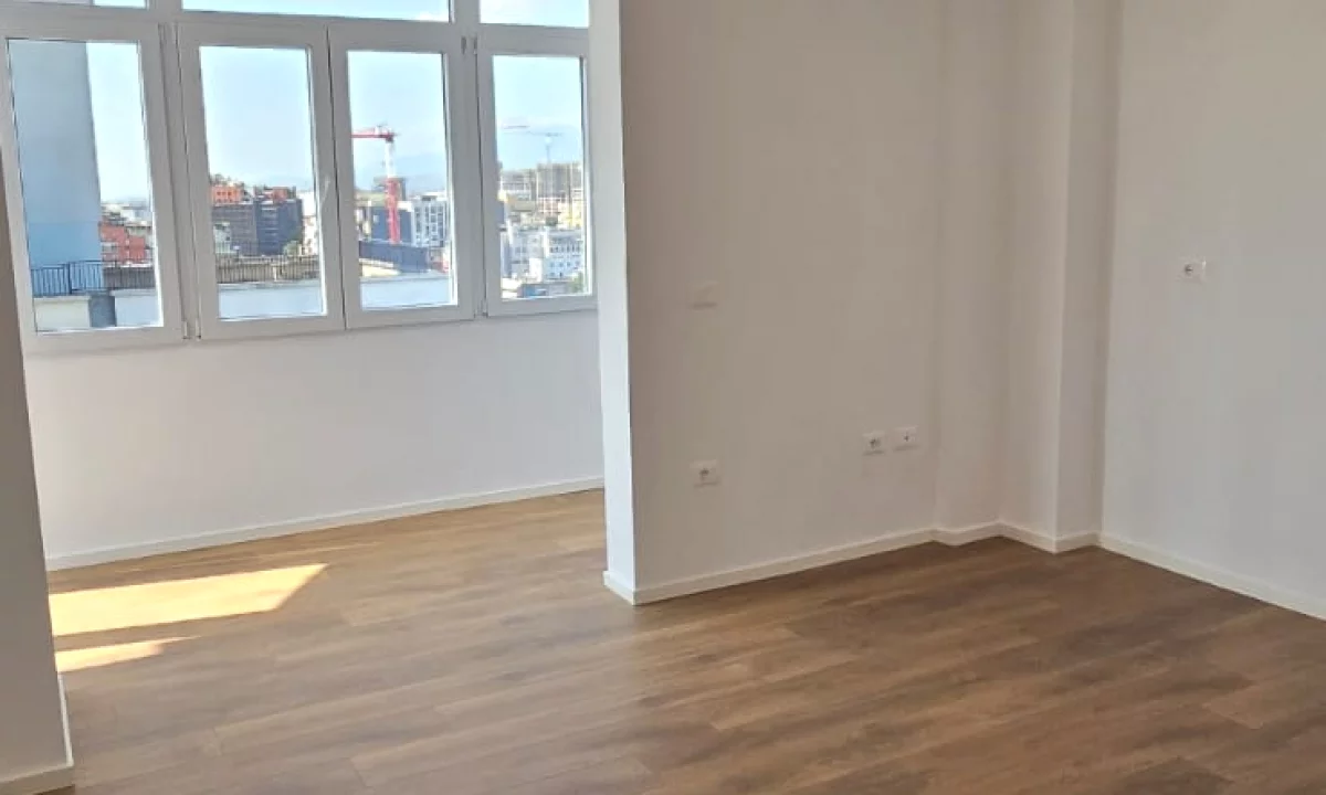 Shtepi ne shitje Apartament ne Tirane, 1+1, Mobilimi Bosh, pa mobiluar, Pagesa 165,000  Euro.