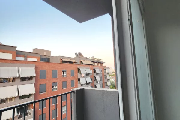 Shtepi ne shitje Apartament ne Tirane, 2+1, Mobilimi Bosh, pa mobiluar, Pagesa 175,000  Euro.