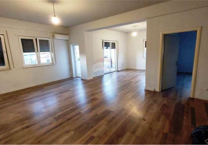 Ambient biznesi me qera 1+1 ne Tirane - 400 Euro