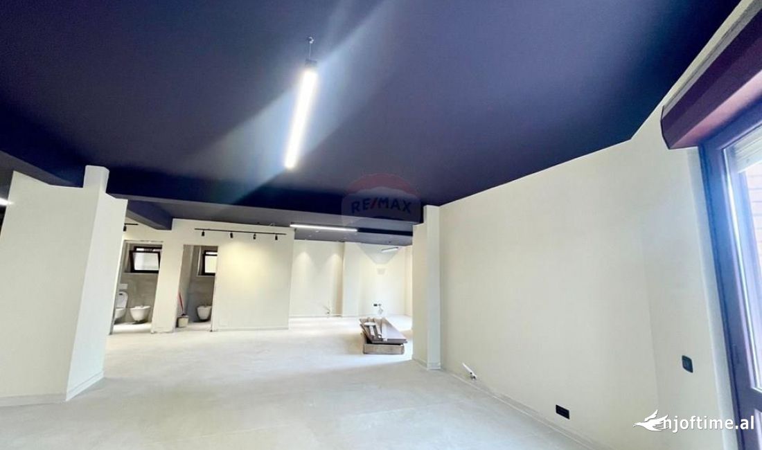 AMBIENT ZYRE ME QIRA TE TORRE DRINI