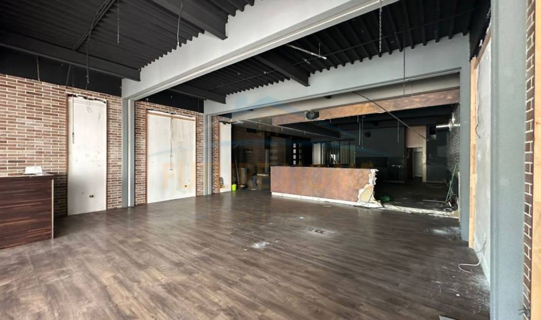 Shitet, Njesi Komeriale, Bllok, Tirane.