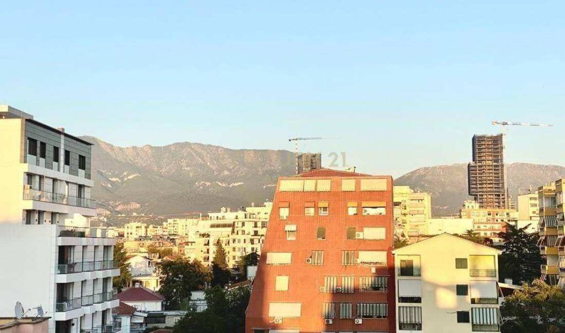 SHESIM AMBIENT KOMERCIAL BUZE RRUGES NAIM FRASHERI !!