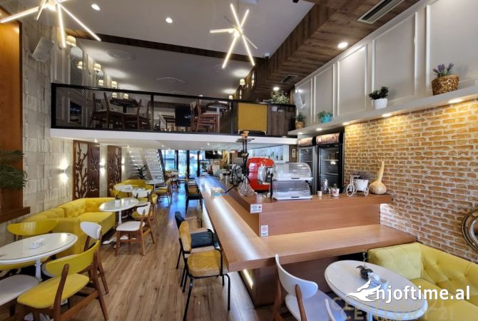 Ambiente Commerciale in Affitto 2+1 a Tirana - 2,500 Euro