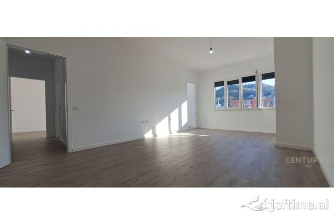 Apartament 2+1+2 ne Misto Mame pallatet Çabej!