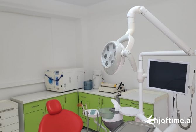 Ambiente Commerciale in Affitto 3+1 a Tirana - 40,000 Leke