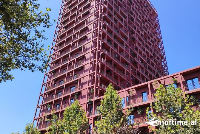 Ambiente Commerciale in Affitto 3+1 a Tirana - 1,200 Euro