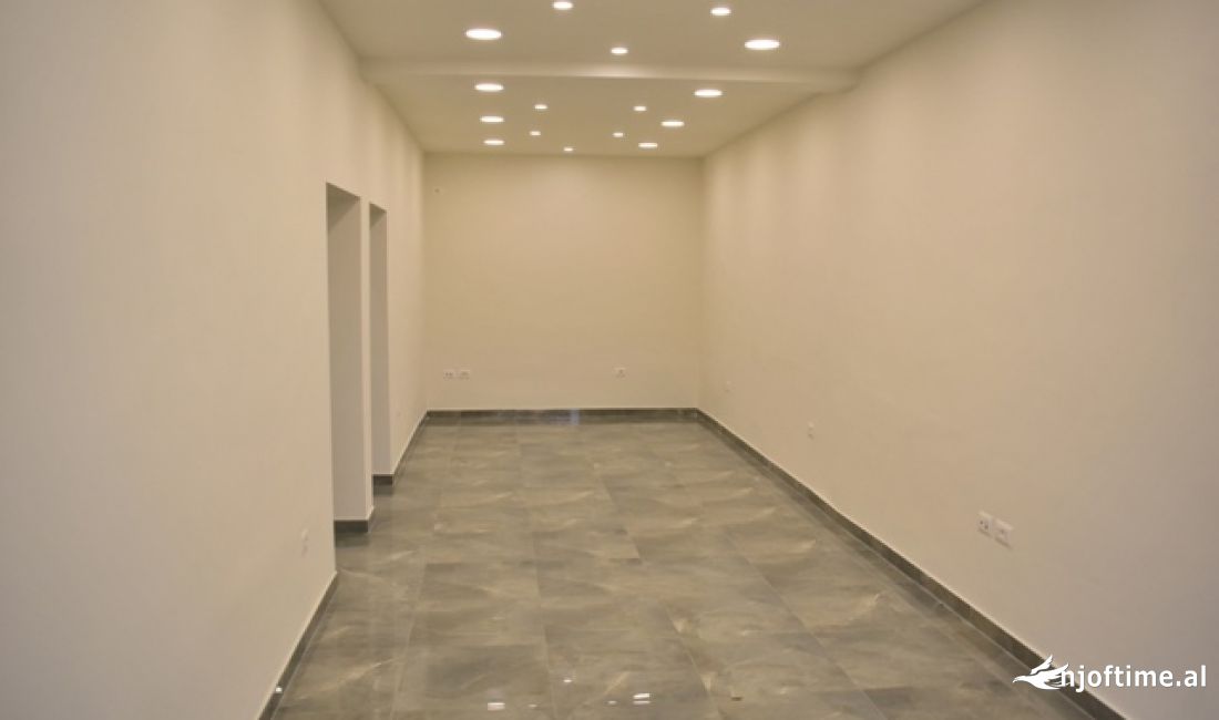 📣 SHITET Ambient Biznesi 📍 Prane Stadiumit "Dinamo" ✨   🏢525000 euro 