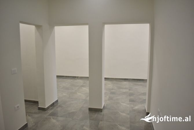 📣 SHITET Ambient Biznesi 📍 Prane Stadiumit "Dinamo" ✨   🏢525000 euro 