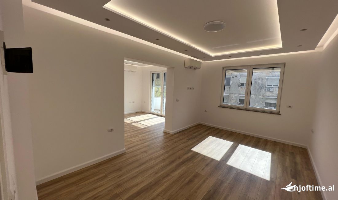 📣 QERA Apartament 2+1 📍 Prane Kafe Flores , Qender Tirane ✨   🏢 1200 euro 