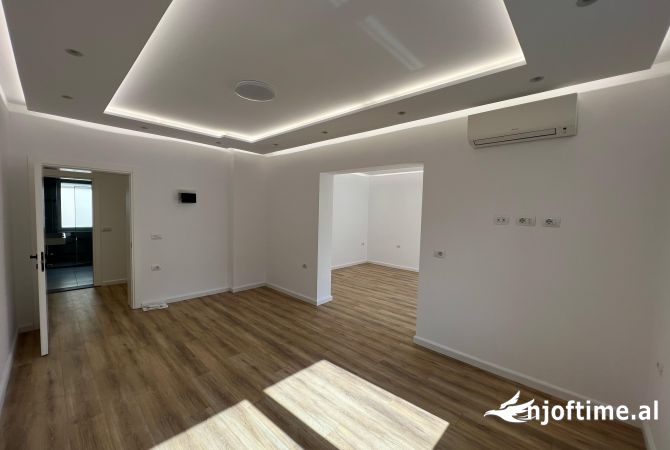 📣 QERA Apartament 2+1 📍 Prane Kafe Flores , Qender Tirane ✨   🏢 1200 euro 