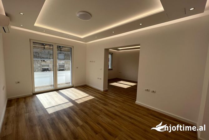 📣 QERA Apartament 2+1 📍 Prane Kafe Flores , Qender Tirane ✨   🏢 1200 euro 
