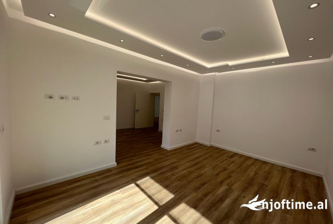 📣 QERA Apartament 2+1 📍 Prane Kafe Flores , Qender Tirane ✨   🏢 1200 euro 
