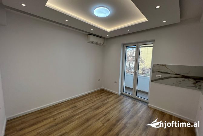 📣 QERA Apartament 2+1 📍 Prane Kafe Flores , Qender Tirane ✨   🏢 1200 euro 