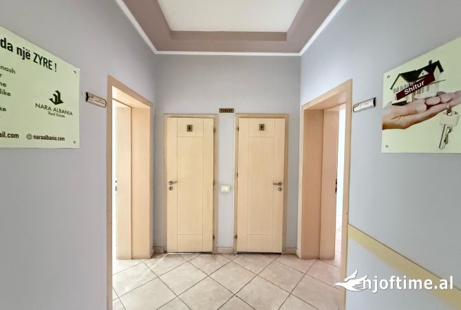 Ambiente Commerciale in Affitto 3+1 a Tirana - 80,000 Leke