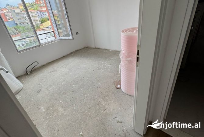 Appartamento in vendita a Tirana 1+1, Vuoto