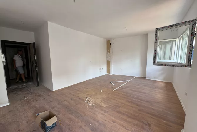Zyre me qira te Pazari i Ri 📍 Vendndodhje: Pazari i Ri, Tirane 🏢 600 euro 