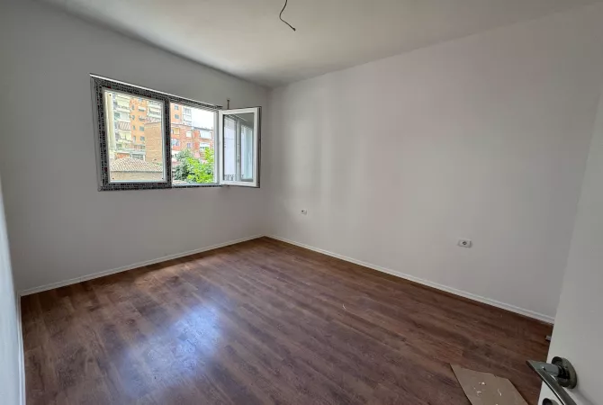 Zyre me qira te Pazari i Ri 📍 Vendndodhje: Pazari i Ri, Tirane 🏢 600 euro 