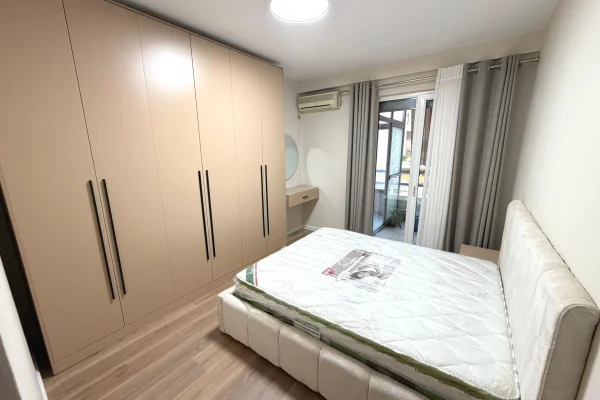 Appartamento in vendita a Tirana 2+1, Arredato