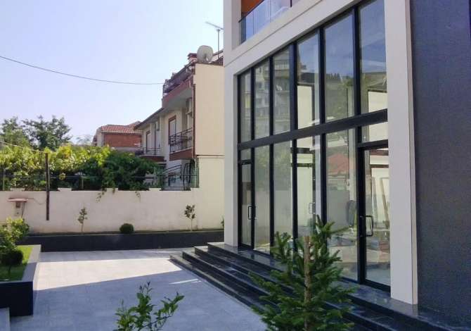 Ambient biznesi me qera 1+1 ne Tirane - 650 Euro