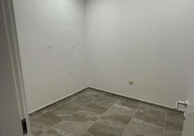 Jepet Ambient Biznesi me Qira tek Rruga Ndre Mjeda 