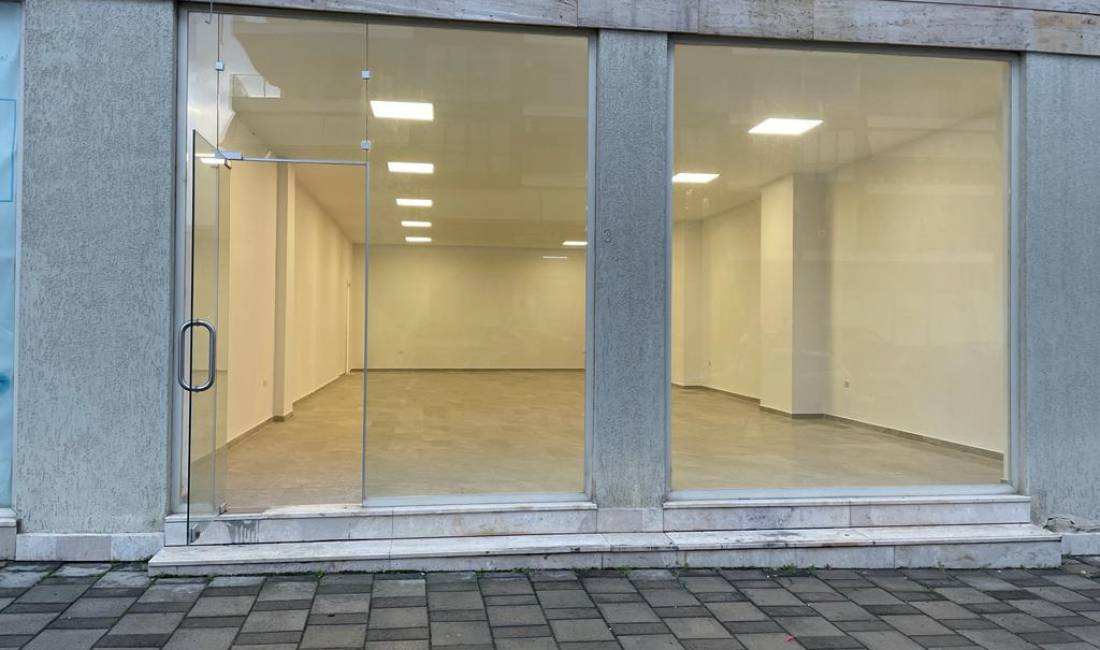 Jepet Ambient Biznesi me Qira tek Rruga Ndre Mjeda 