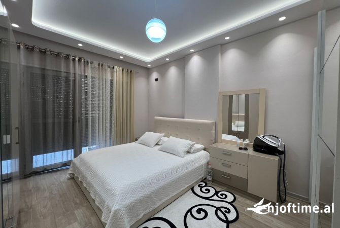 Apartament ne shitje!