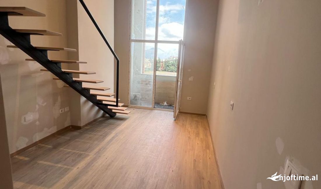 Ambient Zyre  per qira, Kompleksi Golden Park 3