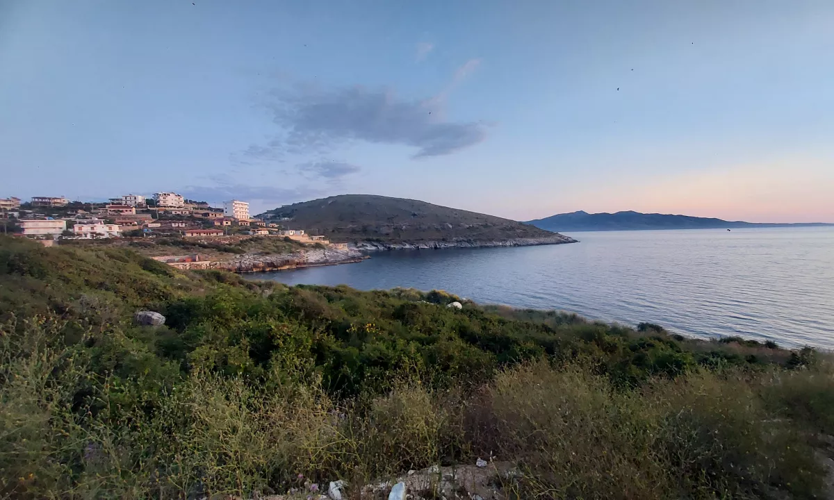 Truall per shitje prane detit me certifikate pronesie 340 m2 ne Sarande ne zone e Berdeneshit 