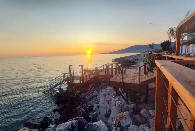 Truall per shitje prane detit me certifikate pronesie 340 m2 ne Sarande ne zone e Berdeneshit 