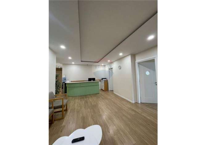 Ambient biznesi me qera 3+1 ne Tirane - 1,850 Euro