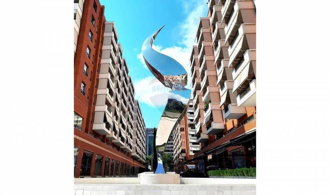 AMBIENT KOMERCIAL ME QIRA TEK KOMPLEKSI DELIJORGJI