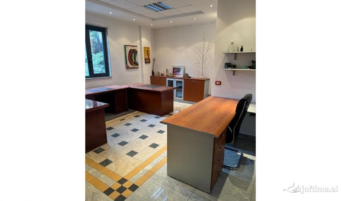 Ambient per zyra ne Qender 