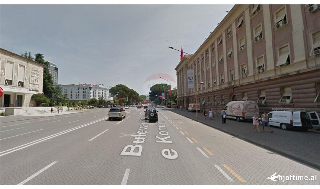 *Ambient komercial per qira ne Bllok - Kullat Binjake*