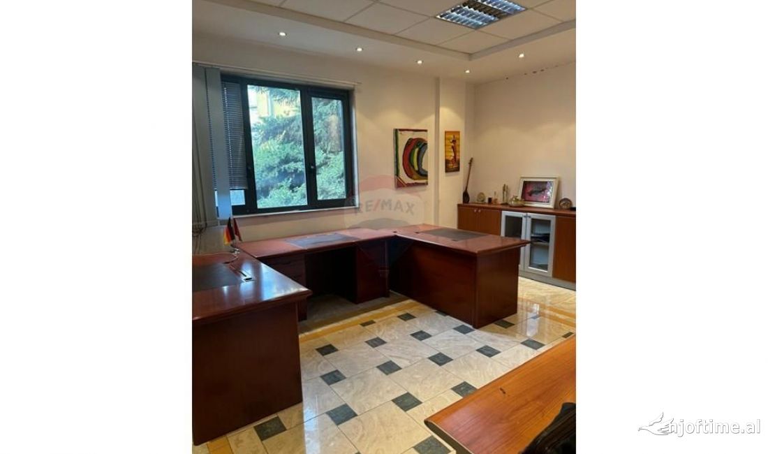 AMBIENT PER ZYRA PER QIRA NE QENDER 