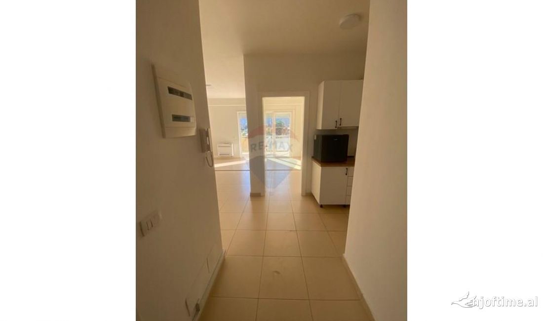 Ambient per zyra me qira tek Rruga e Kosovareve!