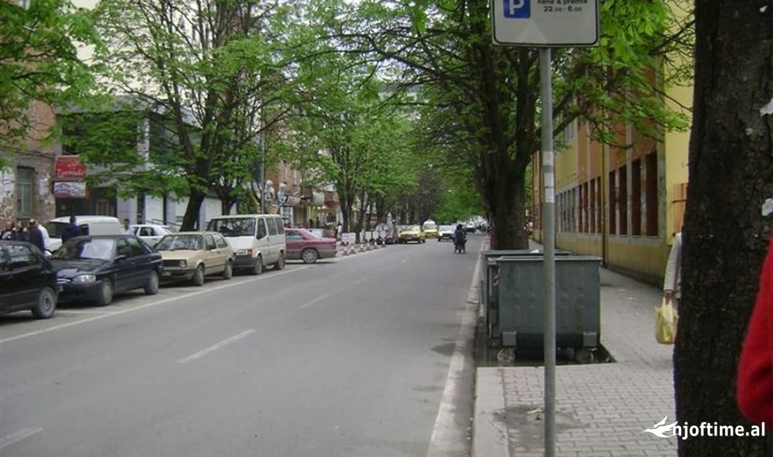 Ambient biznesi per qira ne Bllok