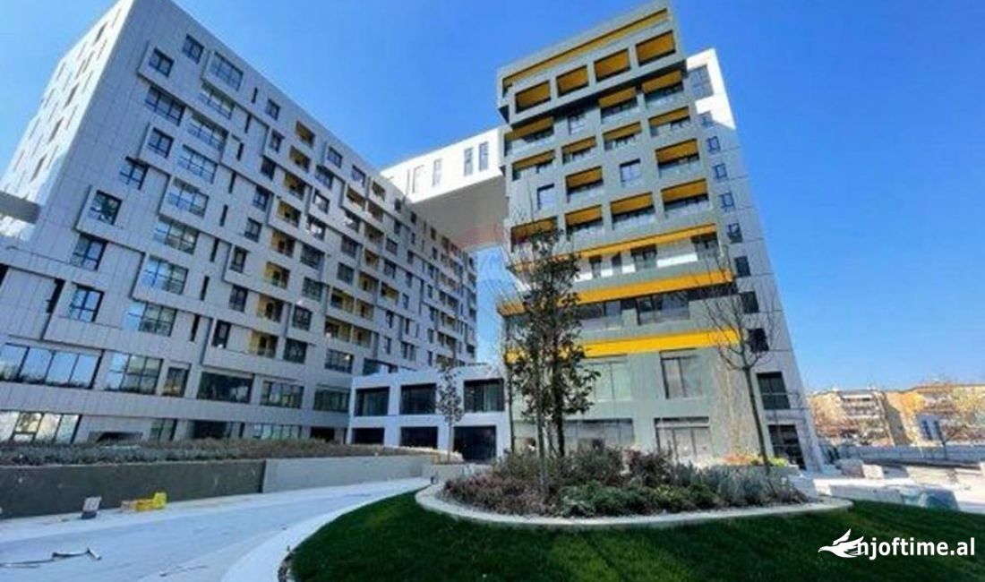 Shtepi ne shitje Apartament ne Tirane, Garsoniere, Mobilimi Bosh, pa mobiluar, Pagesa 123,000  Euro.