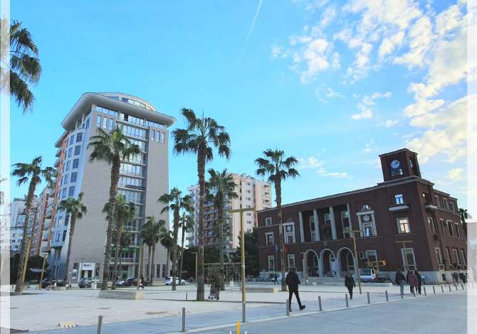 Ambiente Commerciale in Vendita 3+1 a Durazzo - 180,000 Euro