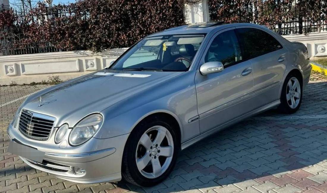 Jepet makina me Qera Mercedes Benz E Class duke filluar nga 35 Euro dita