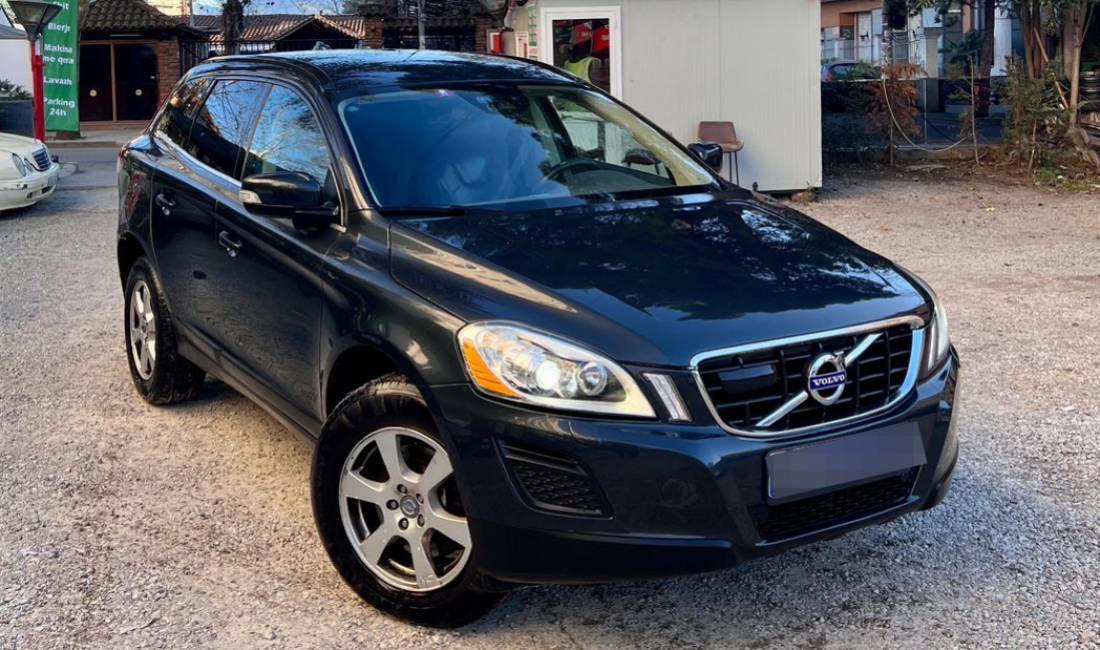 Jepet me qera Volvo XC60 duke filluar nga 65 euro dita