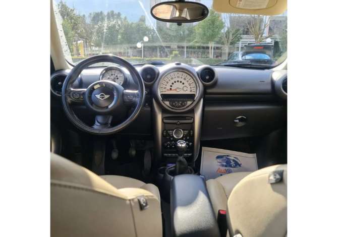 Jepet me Qera Mini Cooper Countyman duke filluar nga 40 Euro 