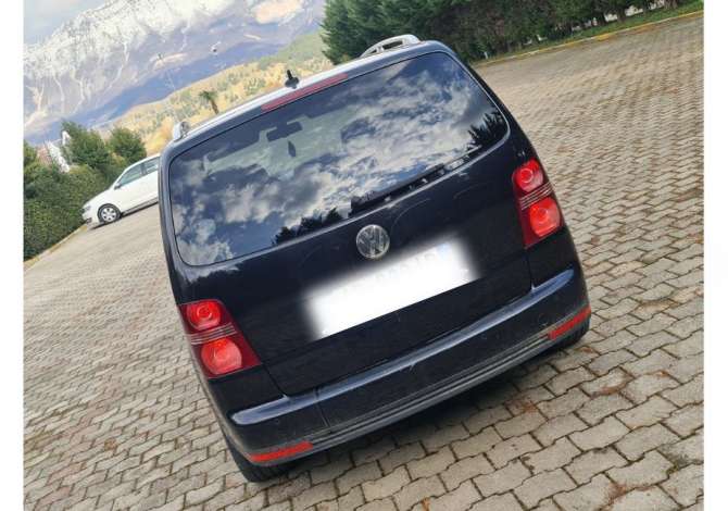 Jepet me qera Volkswagen Touran duke filluar nga 35 euro ne dite
