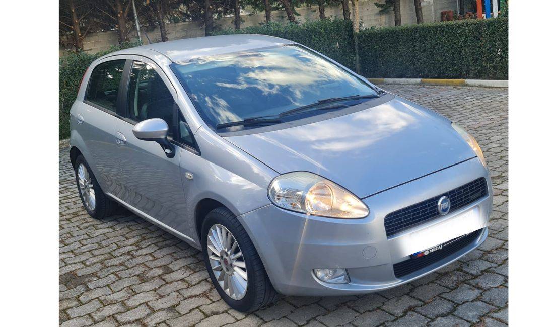 Jepet me qera Fiat Punto duke filluar nga 30 euro ne dite